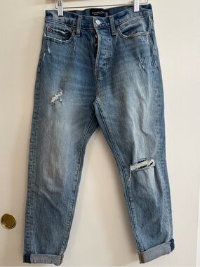 Abercrombie Women's Light Blue Distressed Jeans